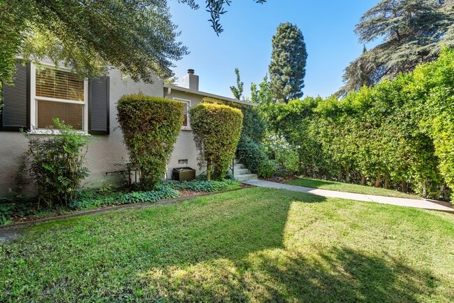 Exterior - 4242 Van Nuys Blvd