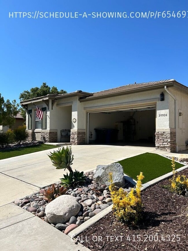 Photo - 30934 Crystalaire Dr House