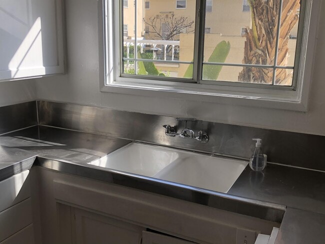 Photo - 2453 Silver Lake Blvd Unit 2453-B