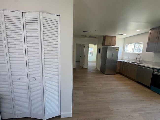 Photo - 2 bedroom 1 bath for rent in the College Area.
