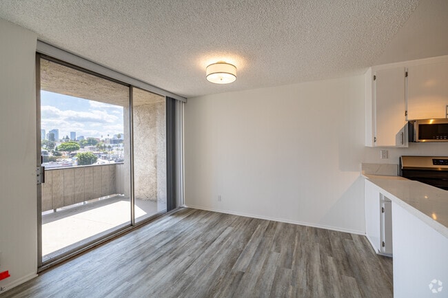 2BR, 2BA - 1,000SF - Dining Room - Roberts K Town Lafayette