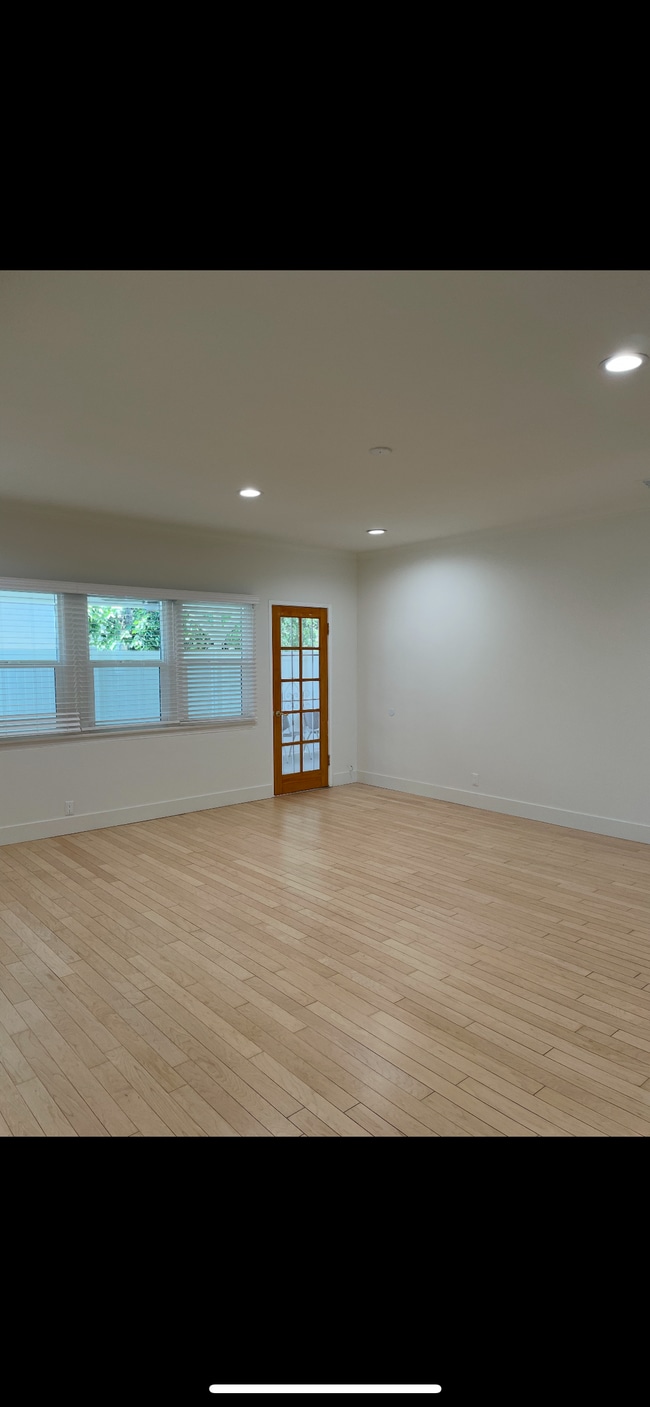 Photo - 6505 Greenbush Ave