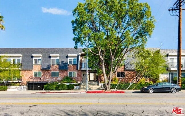 Photo - 5252 Coldwater Canyon Ave Unit 111