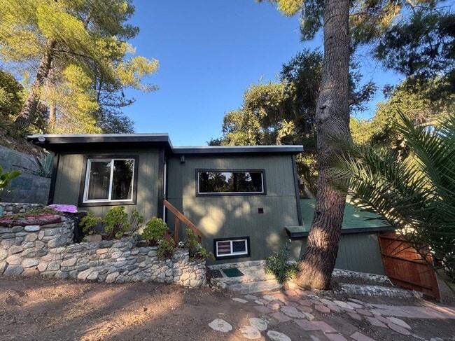 Photo - 1619 Oak Dr