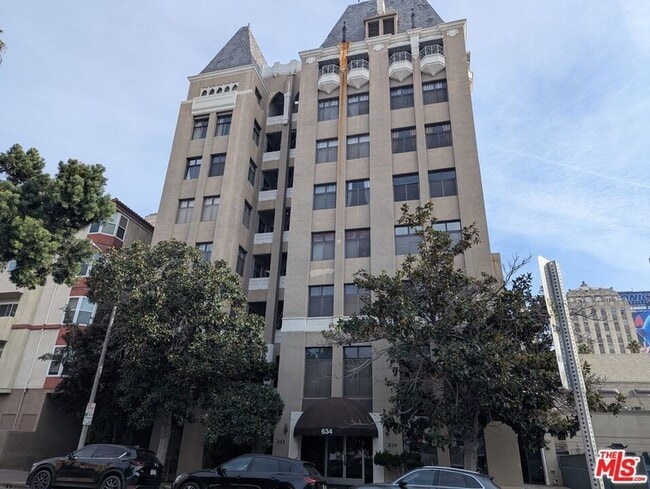 Photo - 634 S Gramercy Pl House