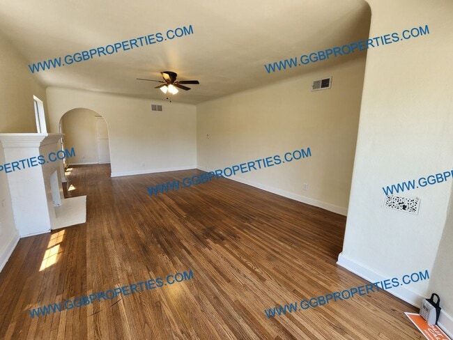 Photo - **Move In Special** Charming 3 Bedroom / 2...