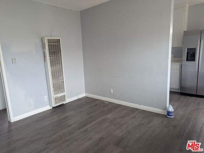 Photo - 901 W 64th St Unit 2