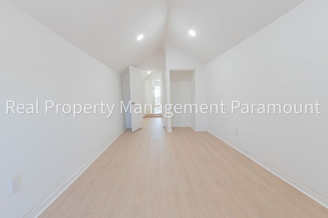 Photo - 433 W 56th St Unit #B