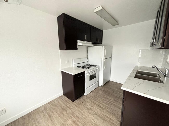 Photo - 530 N Ardmore Ave Apartment