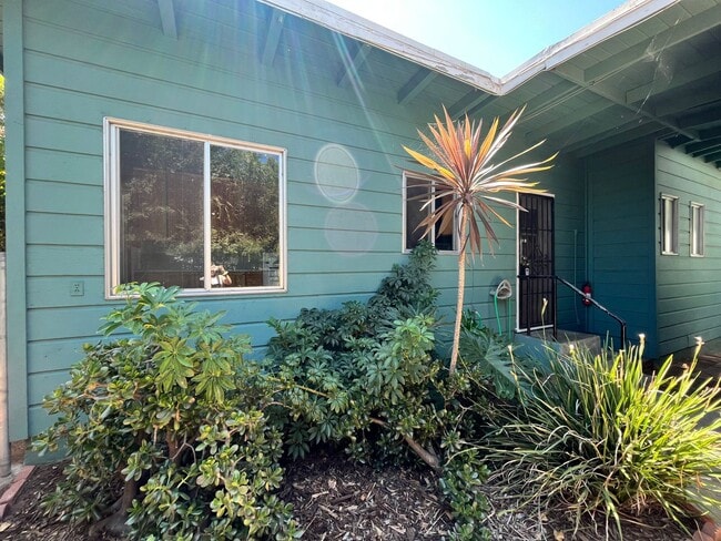 3 Bedroom/2 bathroom home now available in... - 3 Bedroom/2 bathroom home now available in...