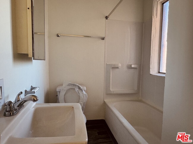 Photo - 920 S Hobart Blvd Unit 302