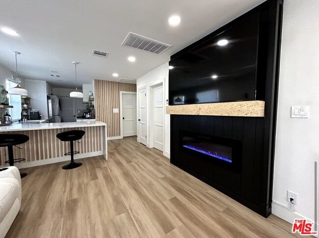 Photo - 5146 W 130th St