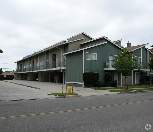 Building Photo - 7902 Holt Ave. Rental
