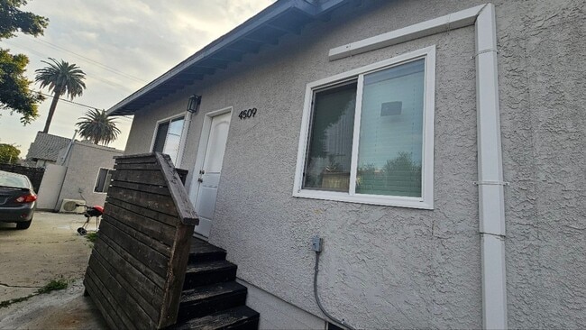Photo - 1100 W 45th St Unit KANSAS(4509)