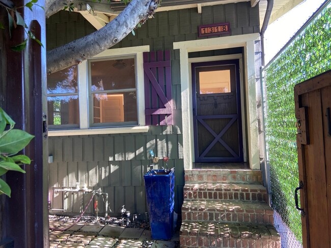 Private front yard - 1318 N McCadden Pl Unit 1318