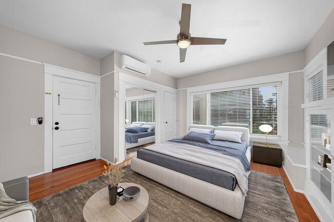 Photo - Thorn Collection