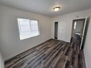 Photo - 0 48th St