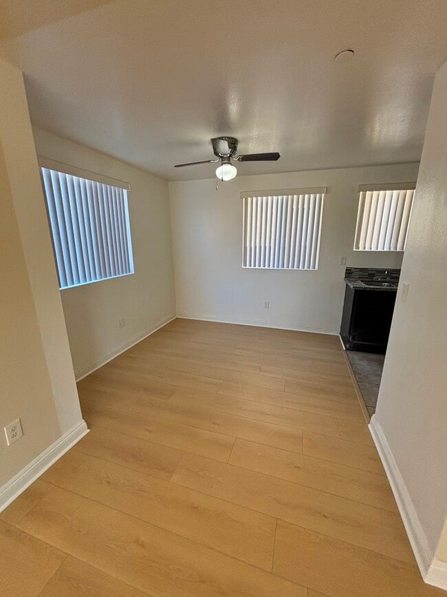 Photo - 314 E 120th St