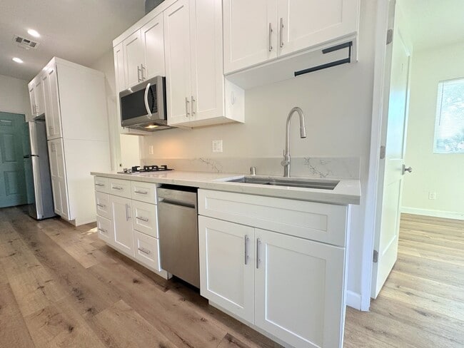 Cute 2bd/2ba unit near USC and within DPS/... - Cute 2bd/2ba unit near USC and within DPS/... Unit 2937