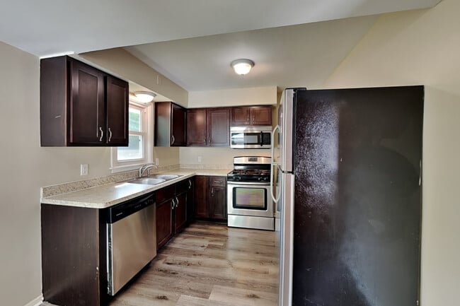 Photo - 452 N Alexander St