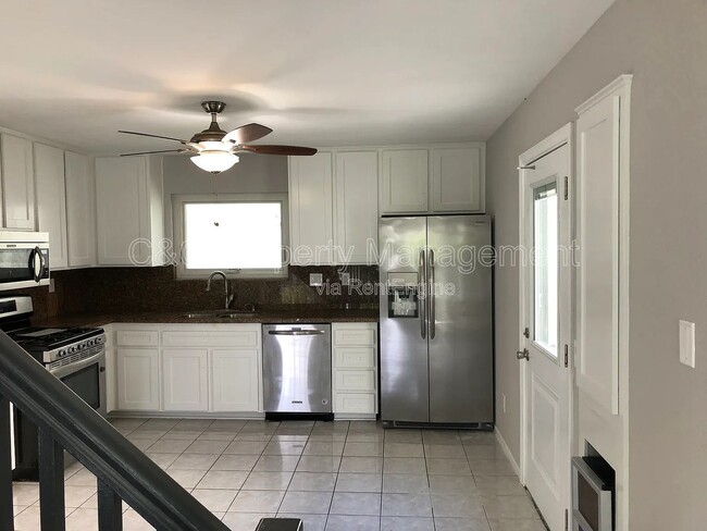 Photo - 1862 Hanford Dr