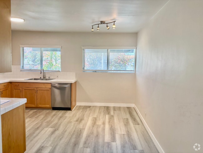 Building Photo - 812 Westmount Dr Unit 17 Rental