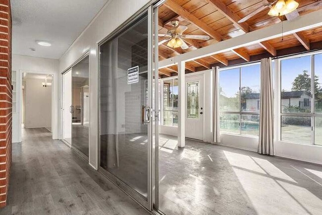 Photo - 590 N Cambridge St