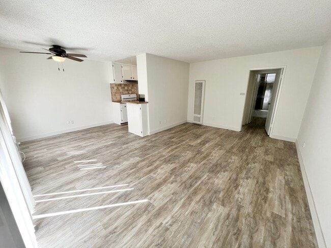 Photo - 3746 S Canfield Ave Unit 3