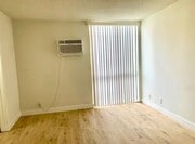 Photo - Spacious 3 bedroom unit located in Canoga ... Unit 101