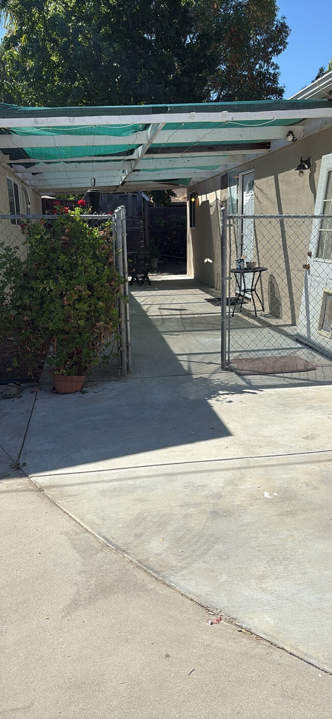 Building Photo - 5857 Melvin Ave Rental