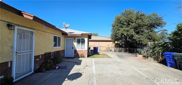 Photo - 1130 Huff St W