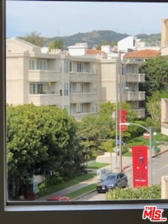 Photo - 622 S Barrington Ave Unit 403