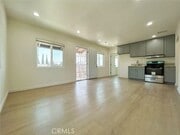 Photo - 420 E Broadway Apartment