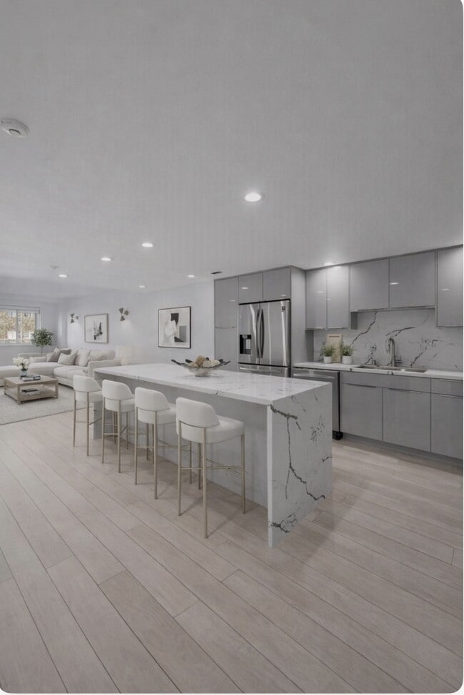 Building Photo - 1118 3rd St