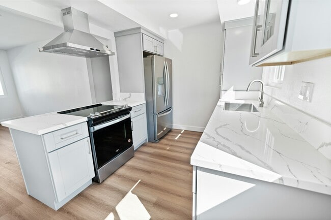 Building Photo - 1206 Amethyst St Unit B