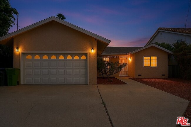 Photo - 15129 Hesby St House
