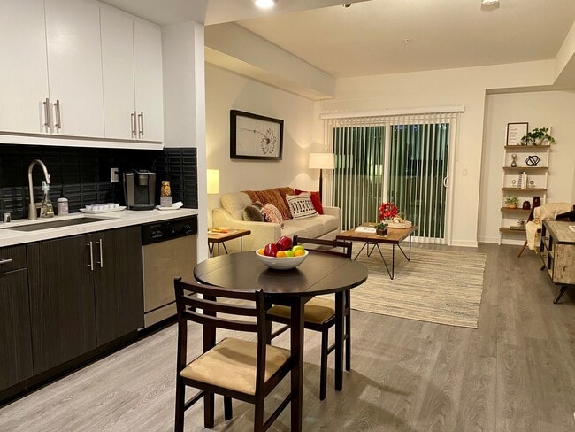 Photo - Atwood Hollywood Boutique Apartments