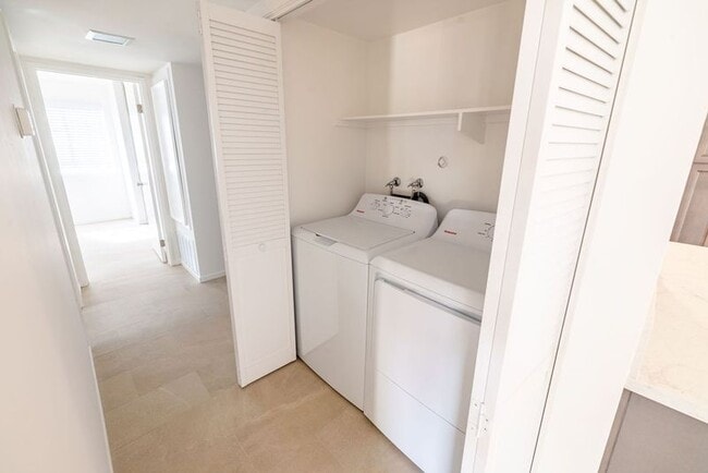 Photo - 852 Tamayo Dr Unit 1