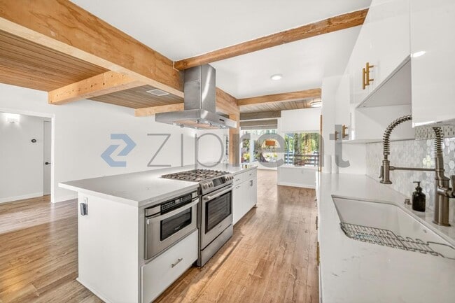 Photo - 5775 W 74th St