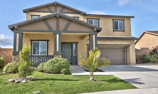 Building Photo - Stunning 5 Bed/3 Bath Home With Spacious L...