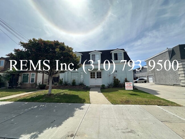 Building Photo - 16903 S Vermont Ave Unit D