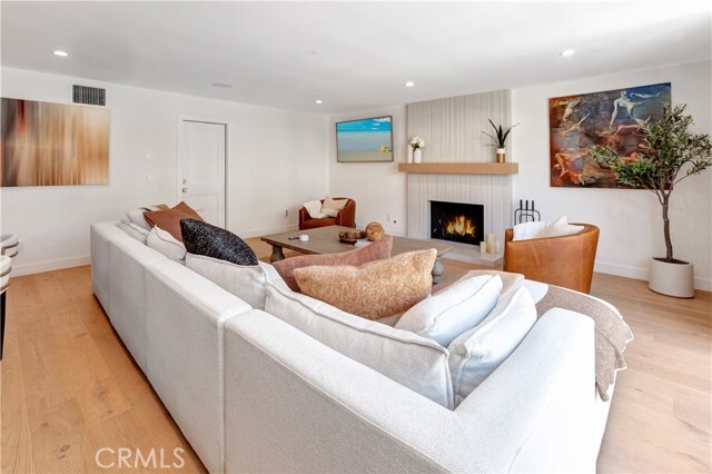 Photo - 418 E 16th St