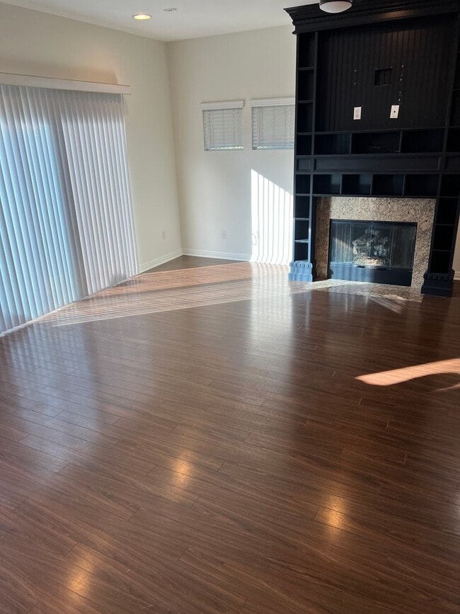 Photo - 3 bedroom 2-1/2 bath townhome close to beach