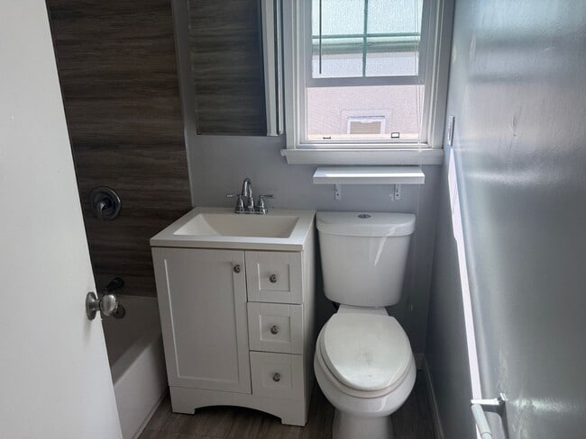 Photo - 417 E Walnut Ave Unit #A