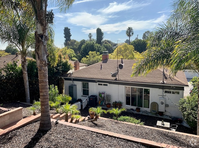 Building Photo - Beautiful 2 bed 2 bath Rental