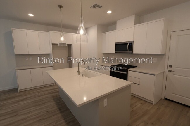 Building Photo - 2406 Haley Pt Dr Unit 102