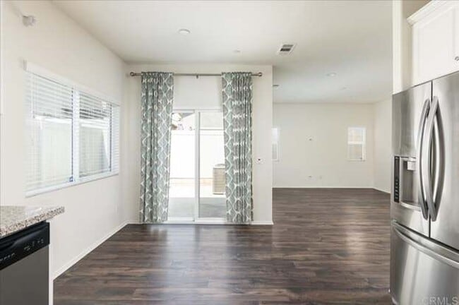 Photo - 264 Oberlander Way