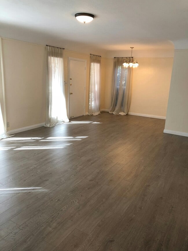 Photo - 516-516 N Olive Ave