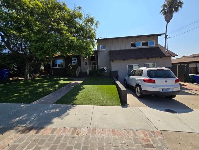 Building Photo - 7BD/4BA, Great Backyard!