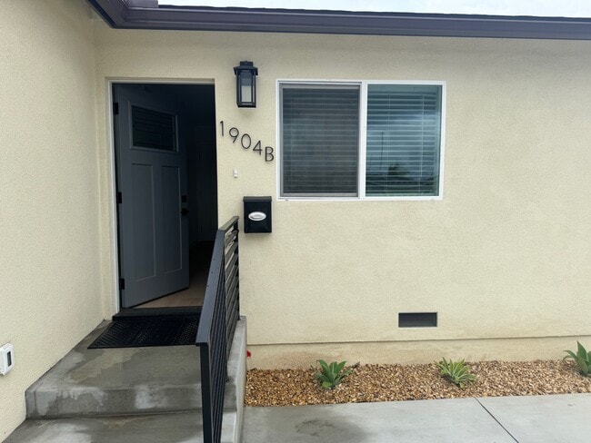 Photo - 1904 W 153rd St